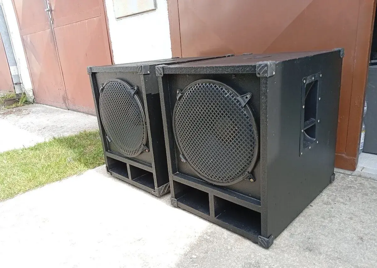 Basové reprobedne 15" 600/1200W