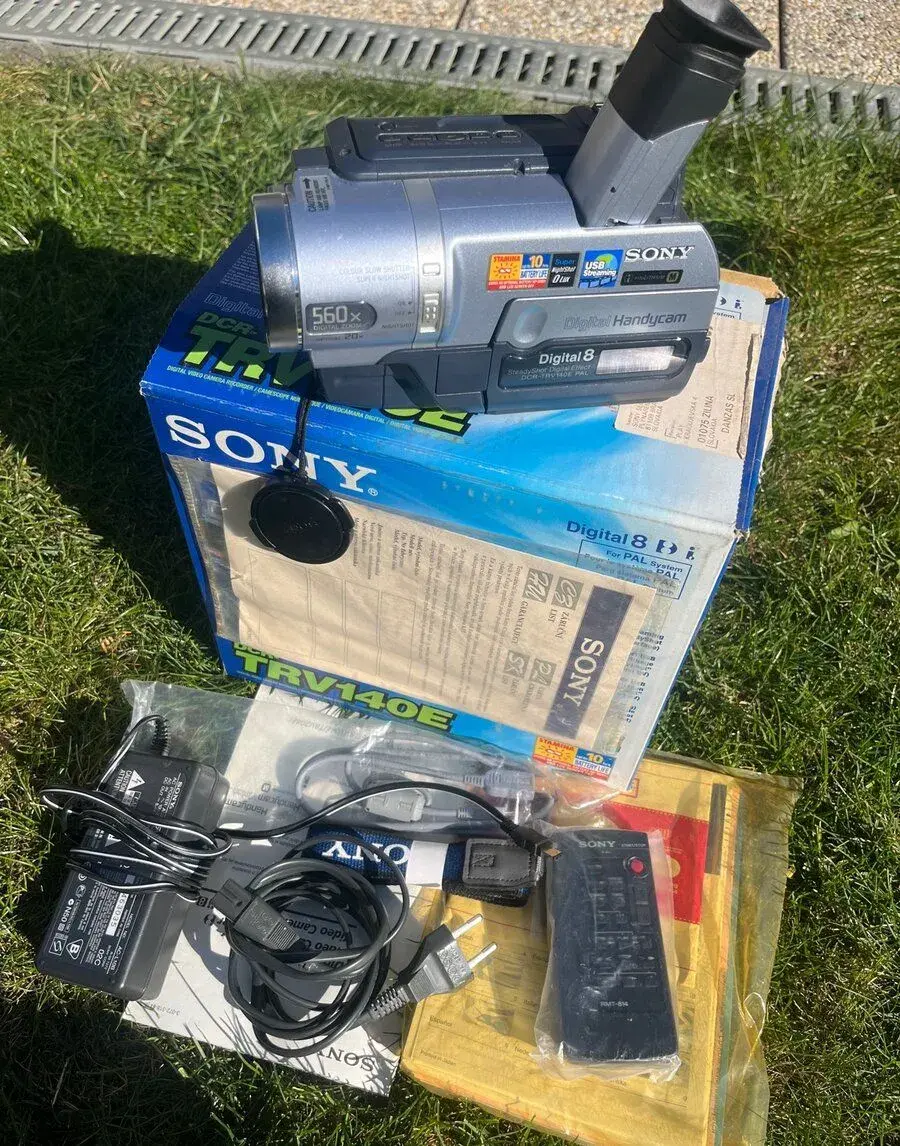 videokamera Sony DCR-TRV140E