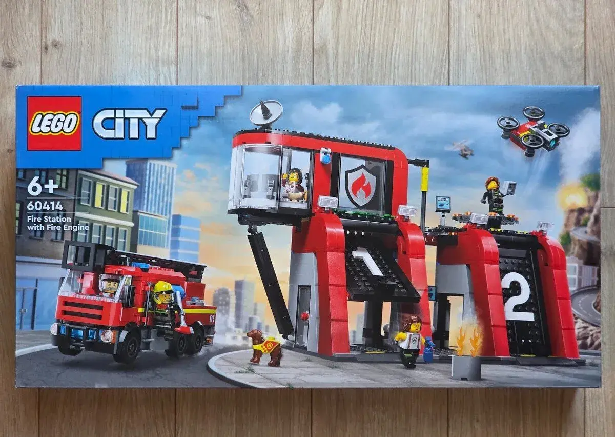 Lego 60414 Hasičská stanica s hasičským vozidlom