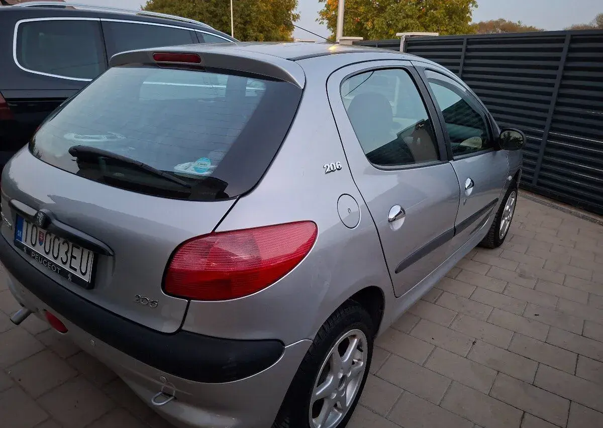 Peugeot 206
