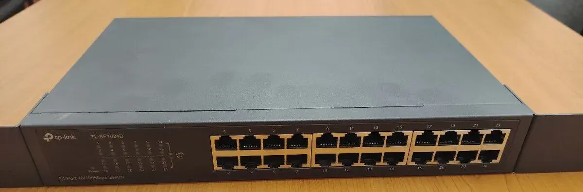 Switch 24-port