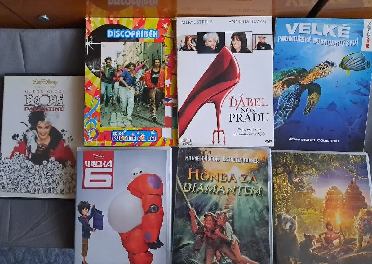 53 DVD filmov, rozprávok a dokumentov – veľký balík