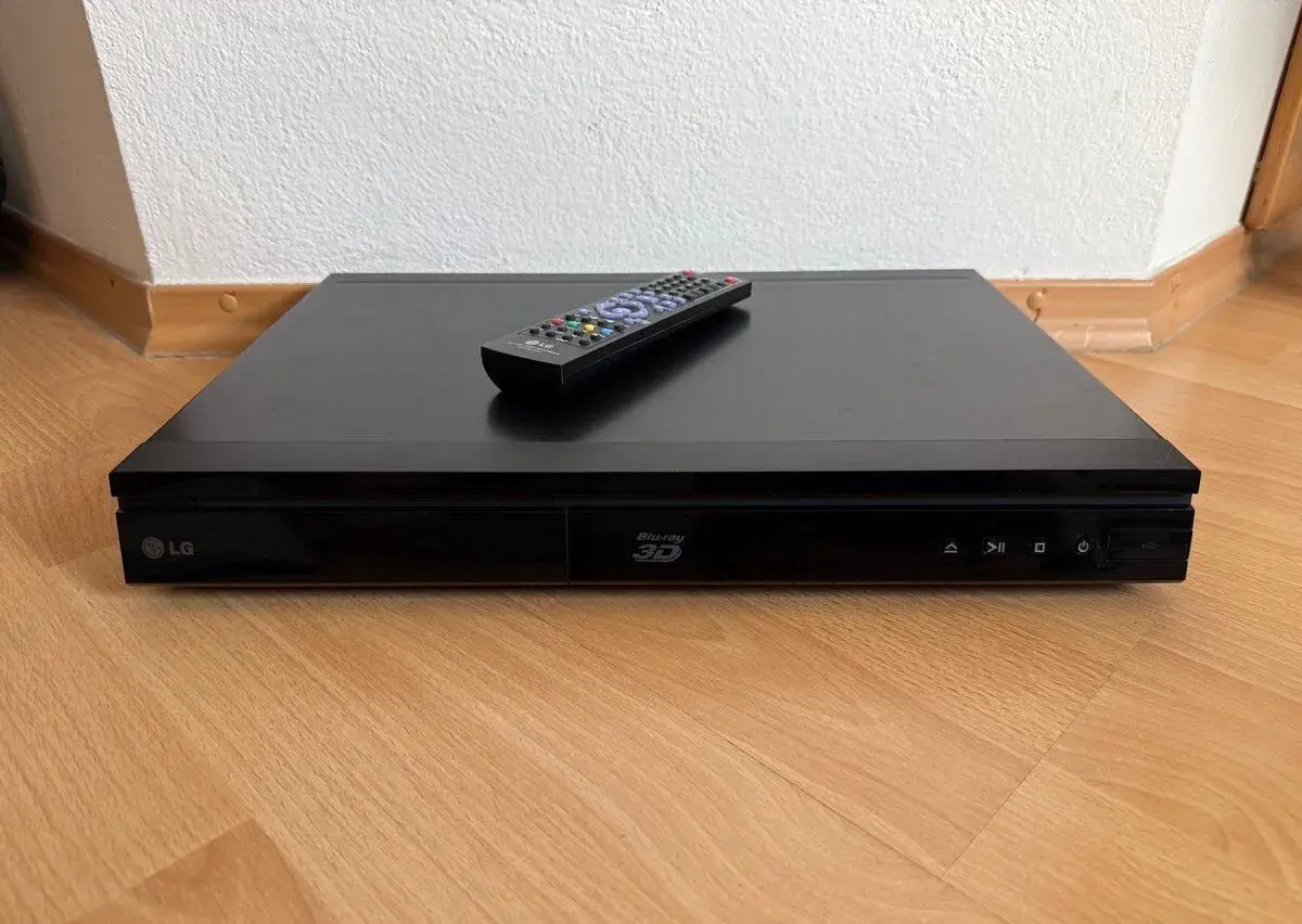 3D Blu-ray prehrávač LG HR720T