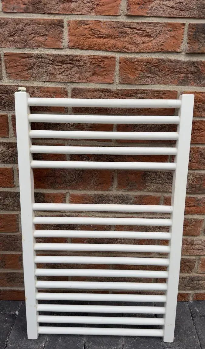 Rebrovy kupelnovy radiator 72x45cm