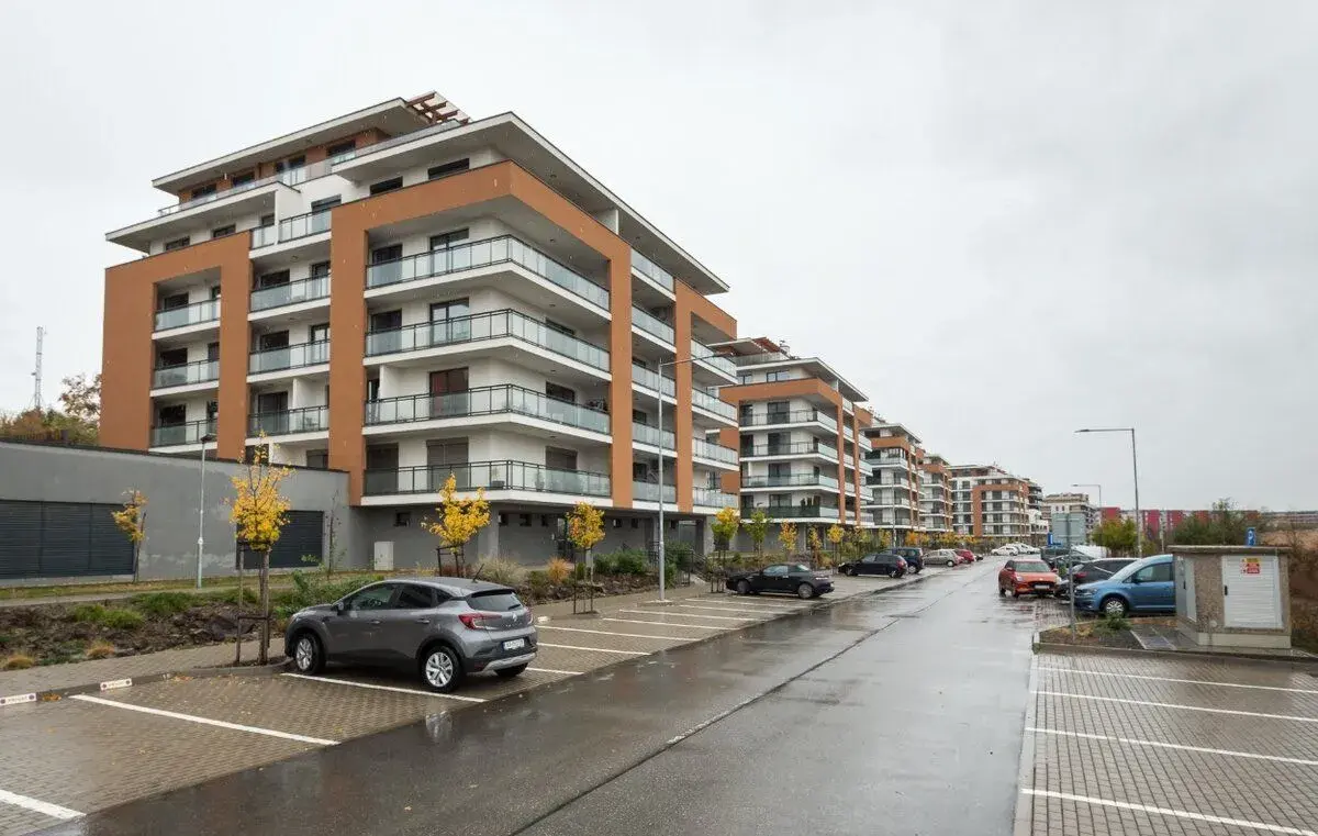 KOMPLETNE ZARIADENÝ 2-IZBOVÝ BYT - PANORÁMA