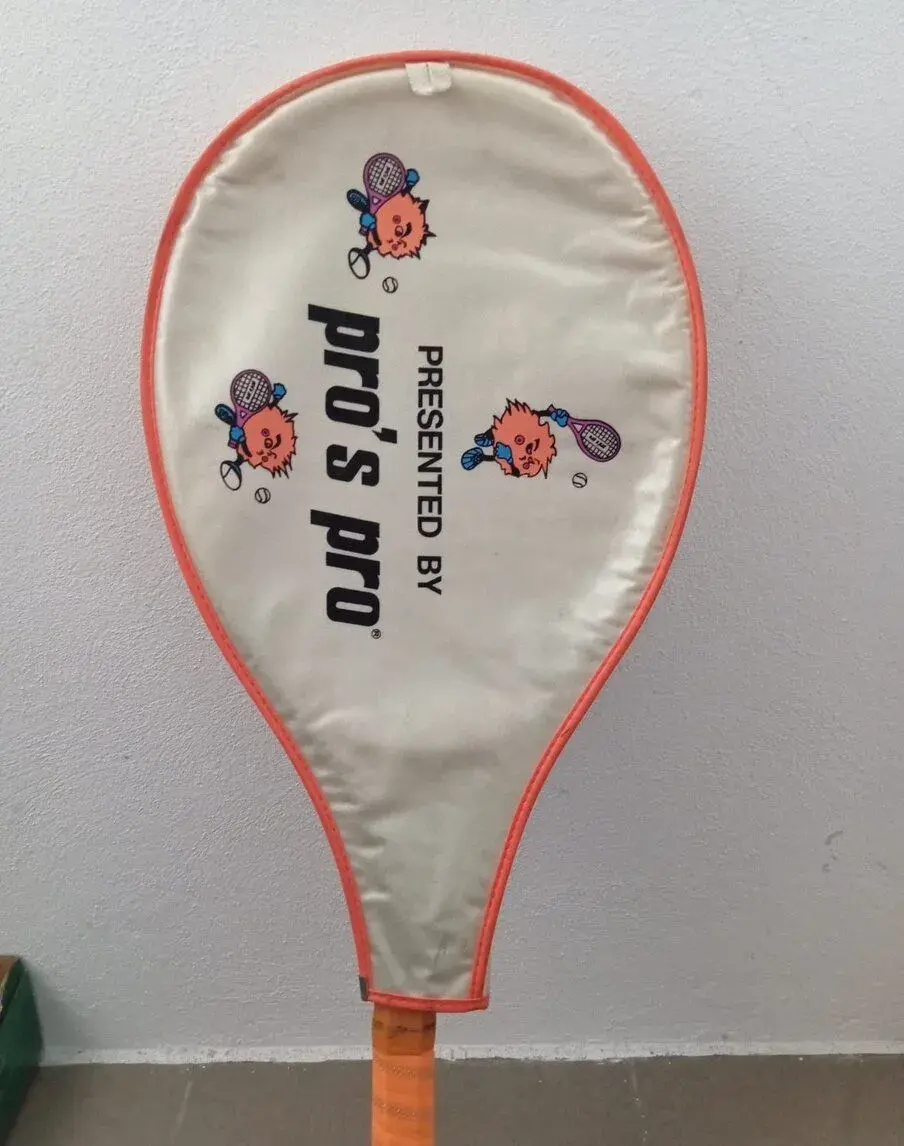 tenisová raketa