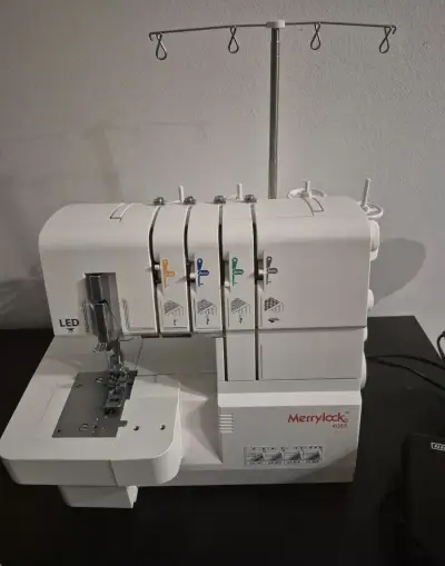 Coverlock Merrylock MK 4055 + nite