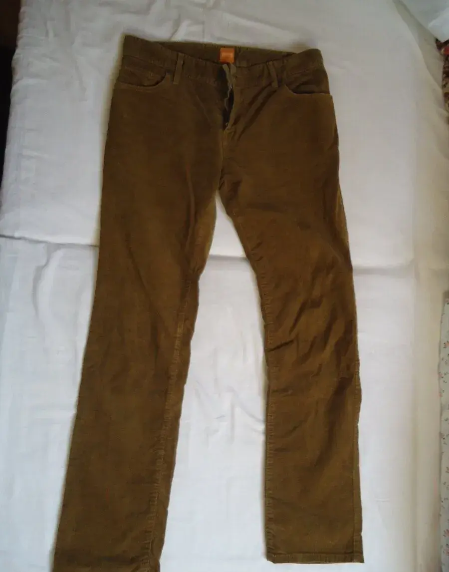 Hugo Boss manšestrové nohavice , vel. 30/32