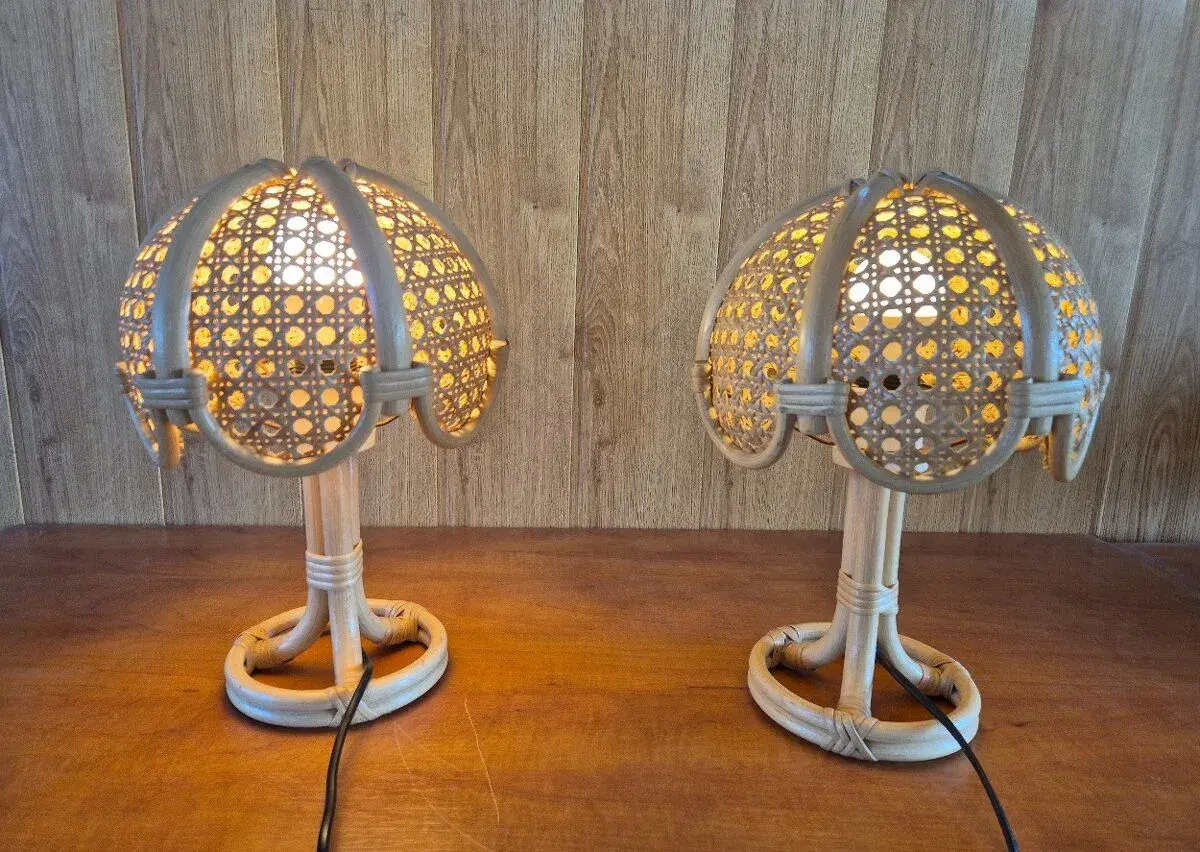 Retro ratanová stolná lampa