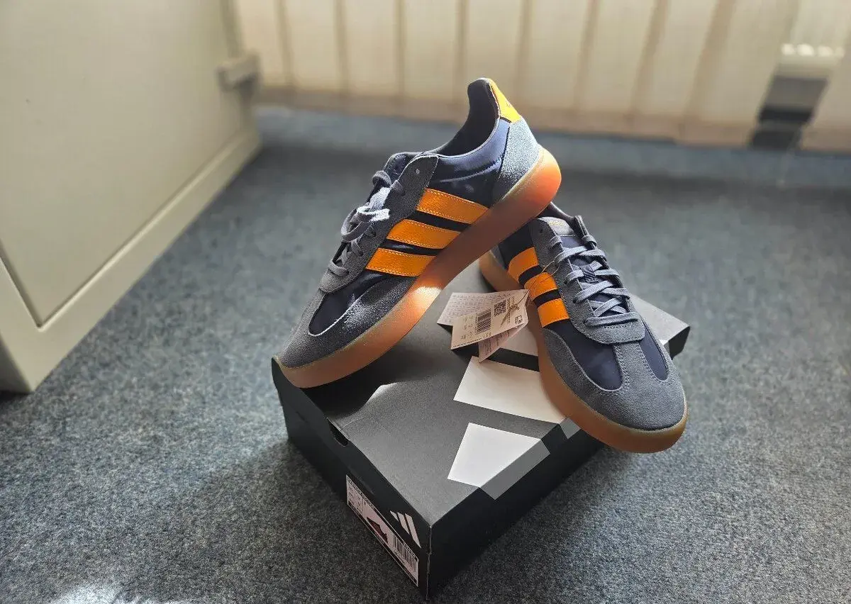 Nenosené tenisky ADIDAS