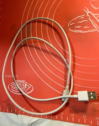 Nabíjací USB-C kábel pre iPhone 15 / 16 / 17