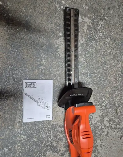 Elektr. Nožnice na živý plot Black & Decker GT 4245