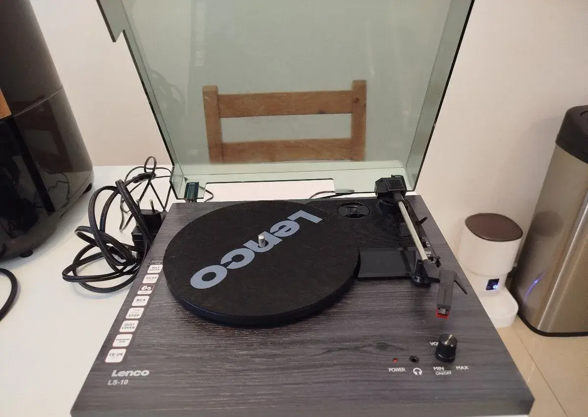 Gramofon Lenco LS-10