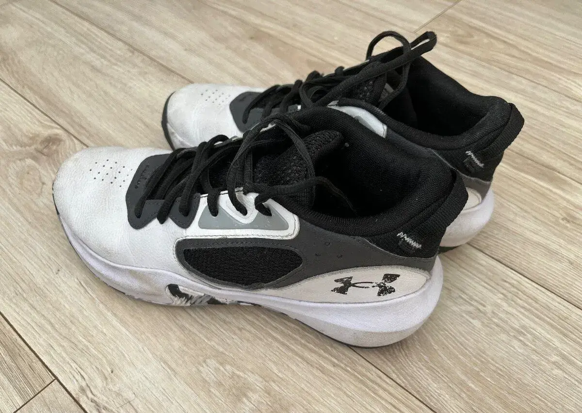 Basketbalove tenisky-Under Armour-40,5