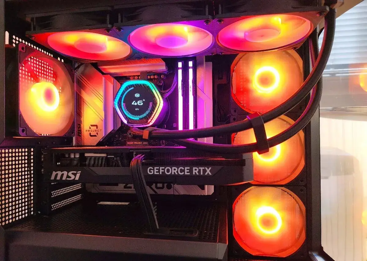 Herný PC 9800x3d/Rtx 5070ti/64gb Ram/4tb SSD