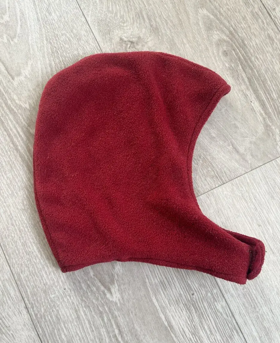 čiapka pod prilbu