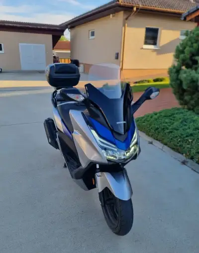 HONDA FORZA 125