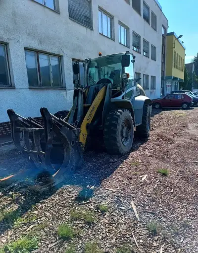 Čelný kolesový nakladač