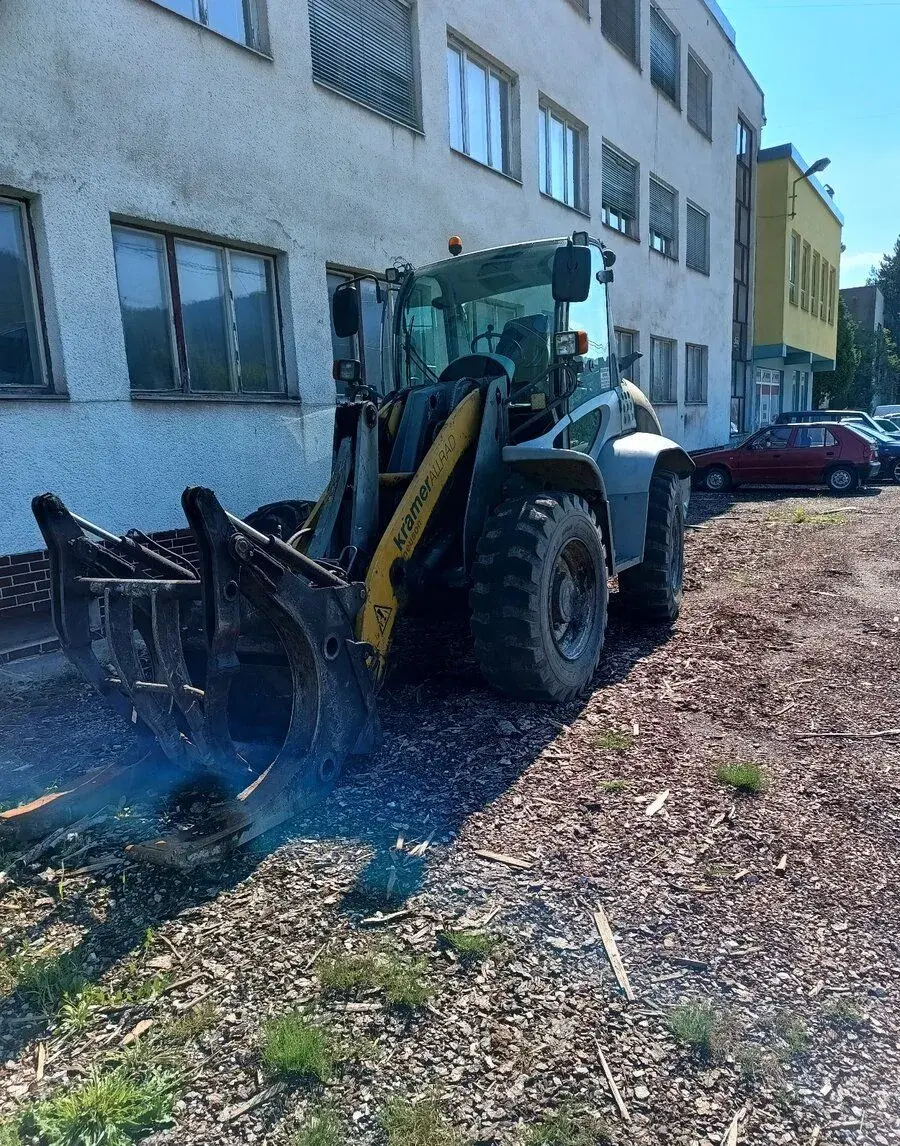 Čelný kolesový nakladač