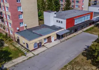 BOSEN | Viacúčelová budova v centre Fiľakova, 117m2
