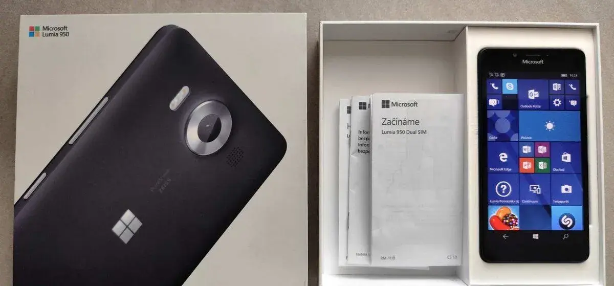 ✔️ Microsoft Lumia 950