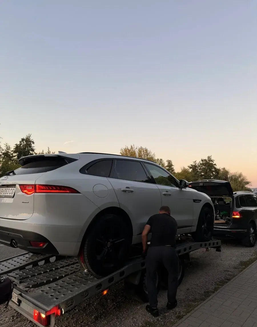 Jaguar f-pace