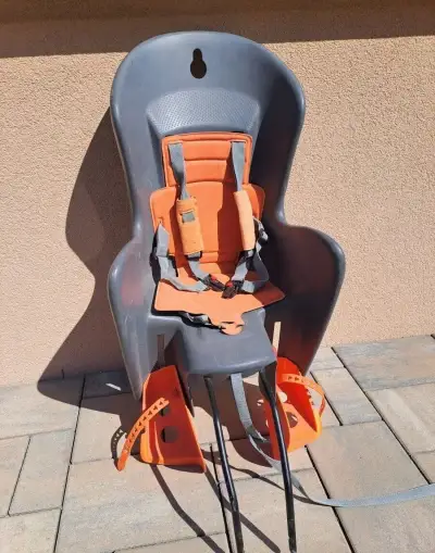 Zadná sedačka na bicykel