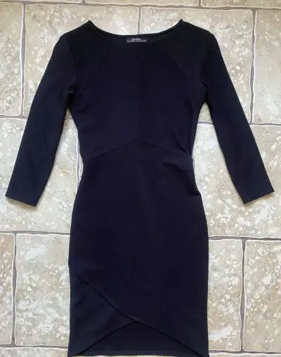 Čierne mini bodycon šaty Bershka - XS/S