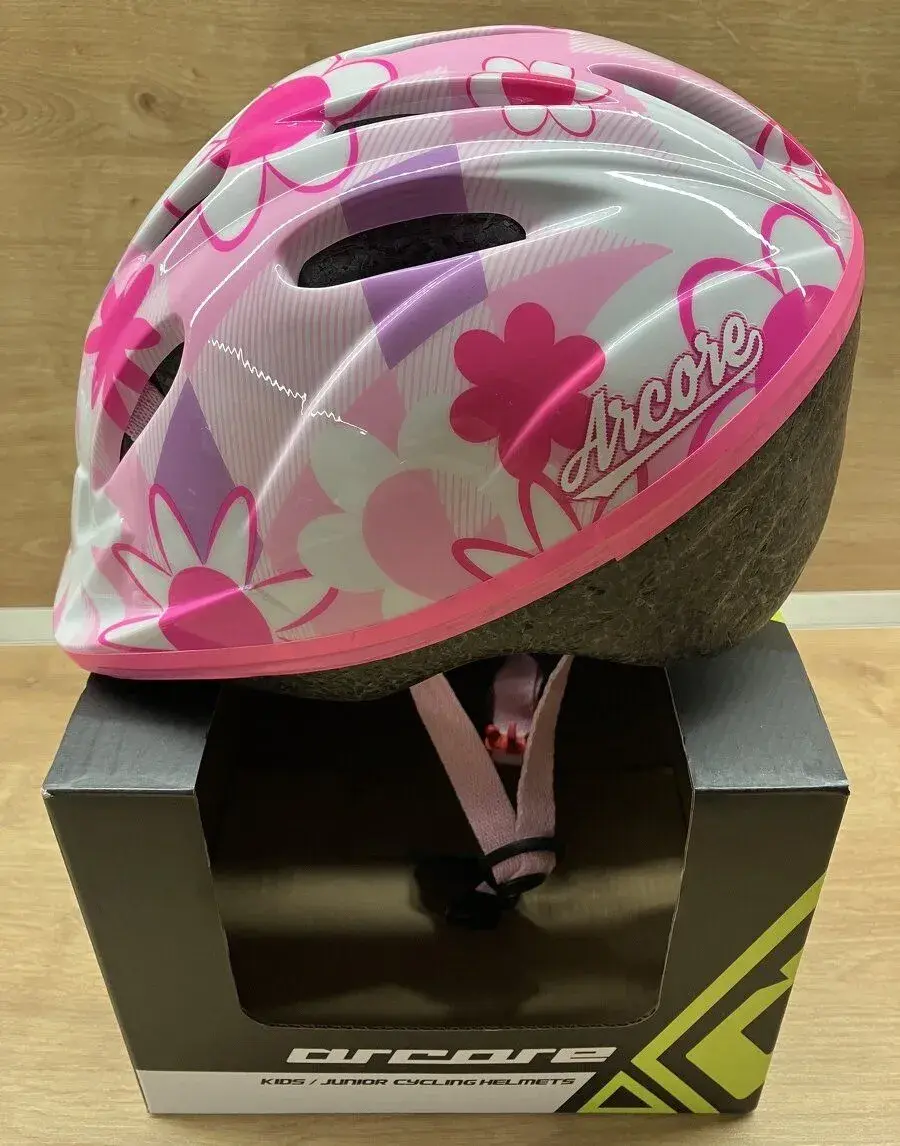 Detsku cyklisticku prilbu