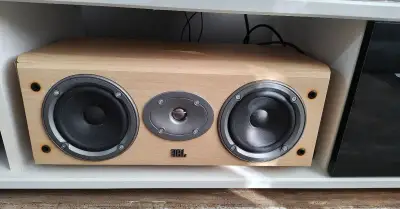 Audio set domáceho kina (JAMO, JBL, Sharp) – aj jednotlivo