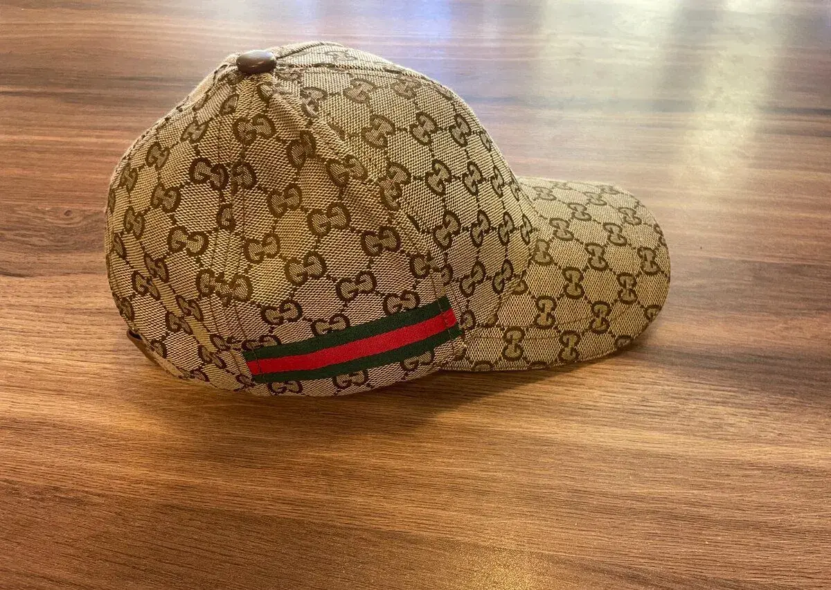 Gucci šiltovka