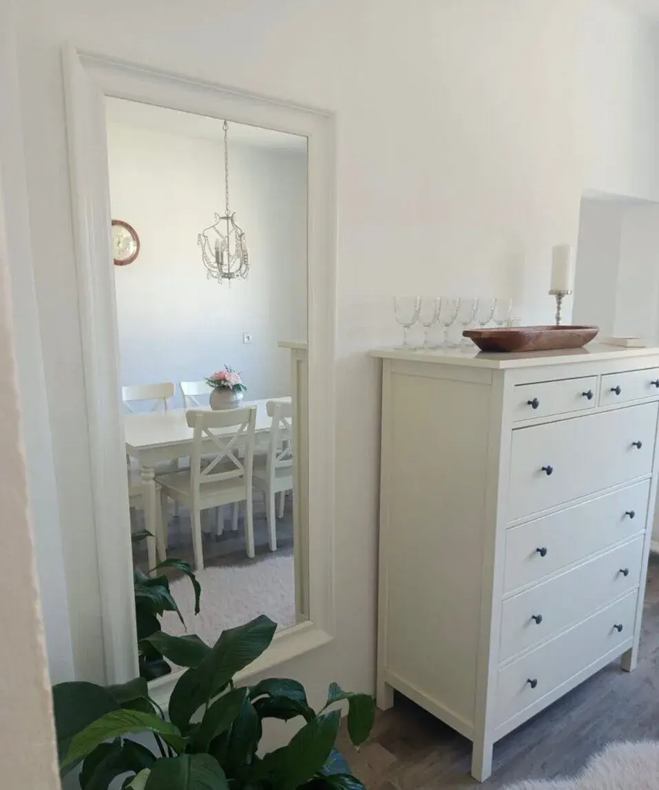 Hemnes zrkadlo