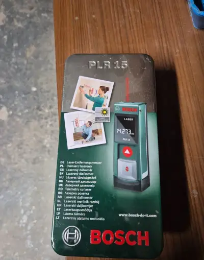 Laserový dialkomer Bosch