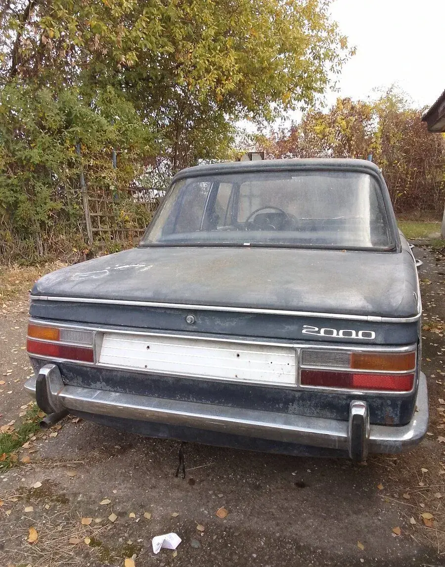 BMW – 2000