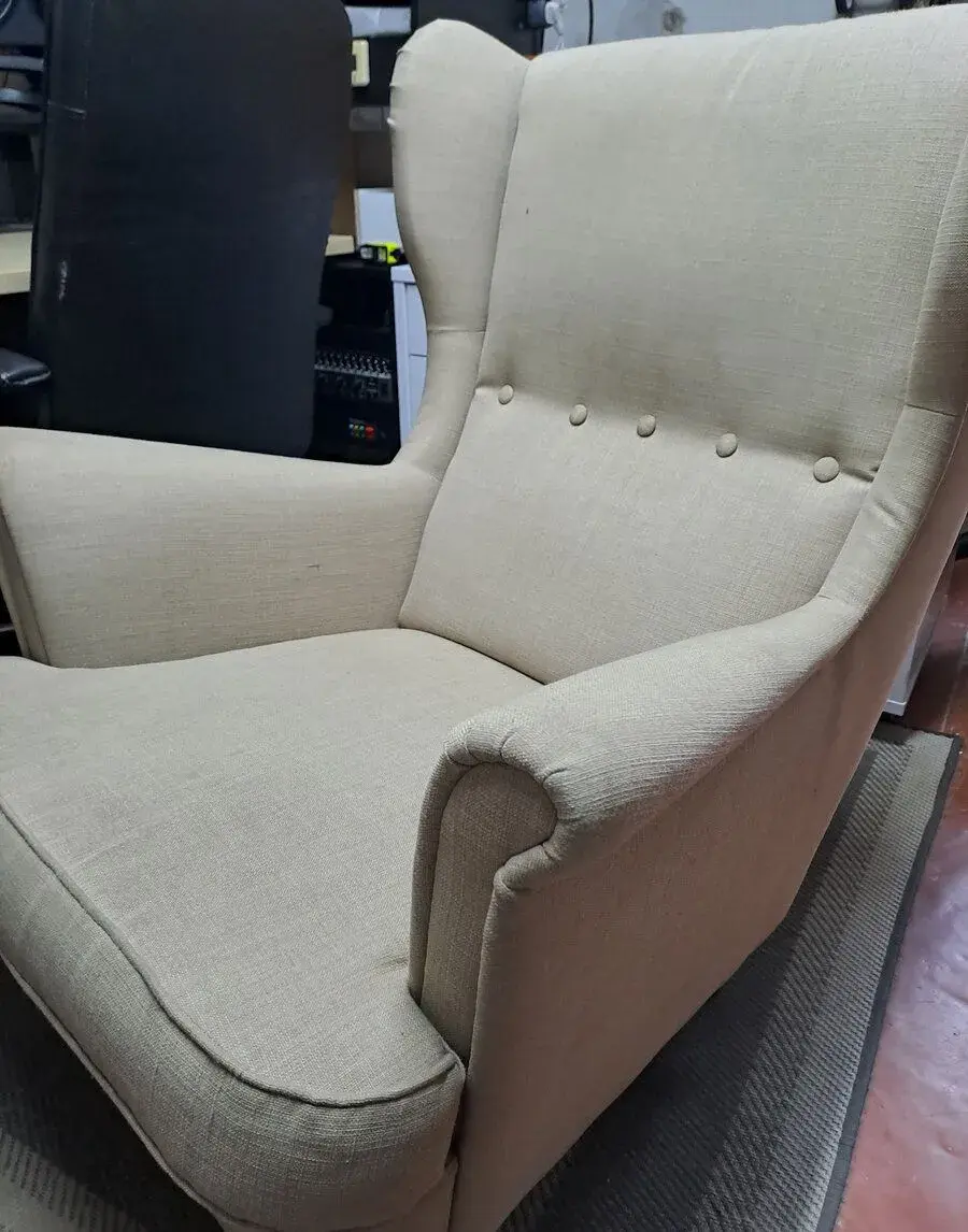 Ikea kreslo Strandmon usiak