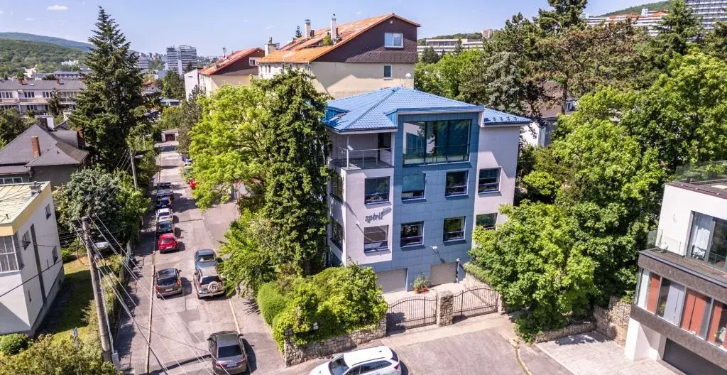 BabonyTRE I PREDAJ polyfunkčná budova so záhradou pri Horsko