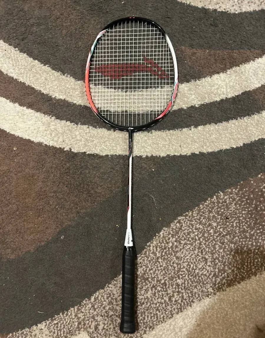 Bedmintonová raketa