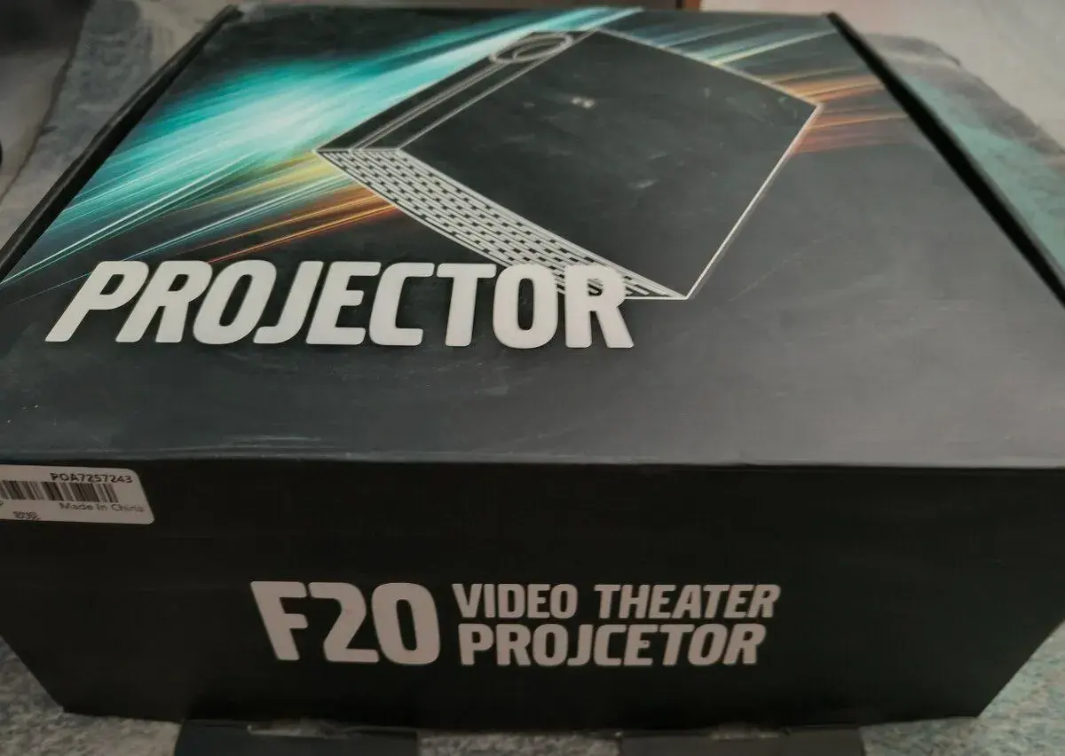 LED Projektor F20 Video Theater - Full HD, ako nový