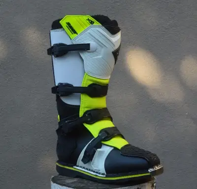 Kvalitné topánky čižmy boty SHOT X10 čierne žlté fluo biele