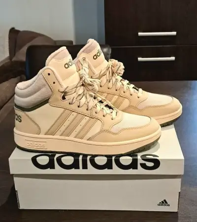 Nové zateplené tenisky Adidas v. 38