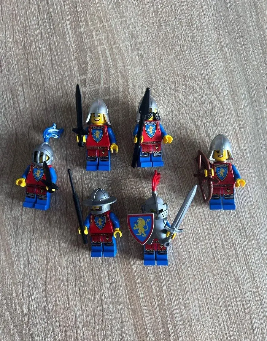 Lego Lion Knights 6 figuriek s doplnkami