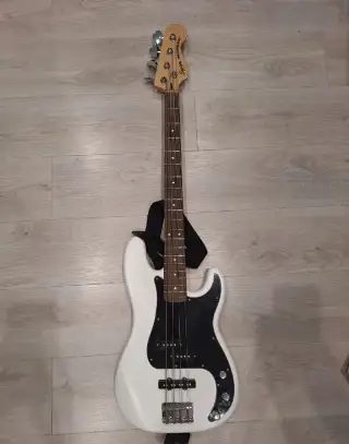 Fender Squier Precision Bass