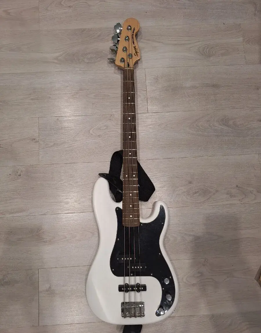 Fender Squier Precision Bass