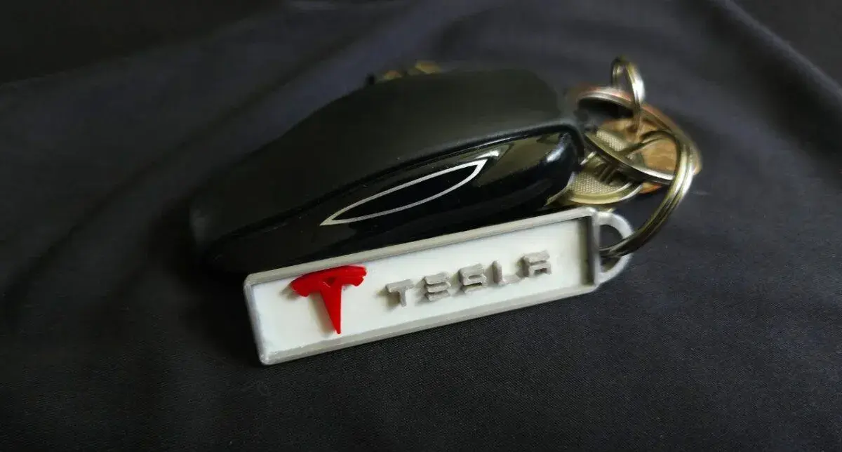 TESLA - kľúčenka