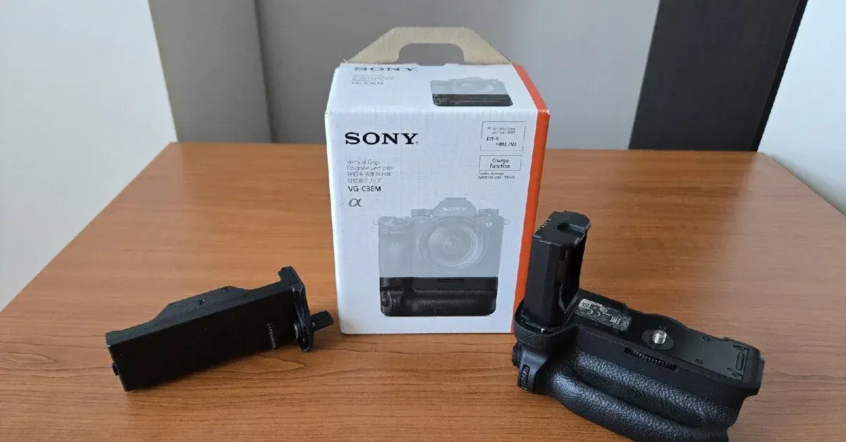 Originálny Sony VG-C3EM Vertical Battery Grip – nepoužitý