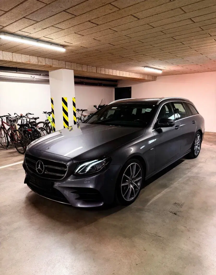Mercedes-Benz E200 – 2020, 162 000 km