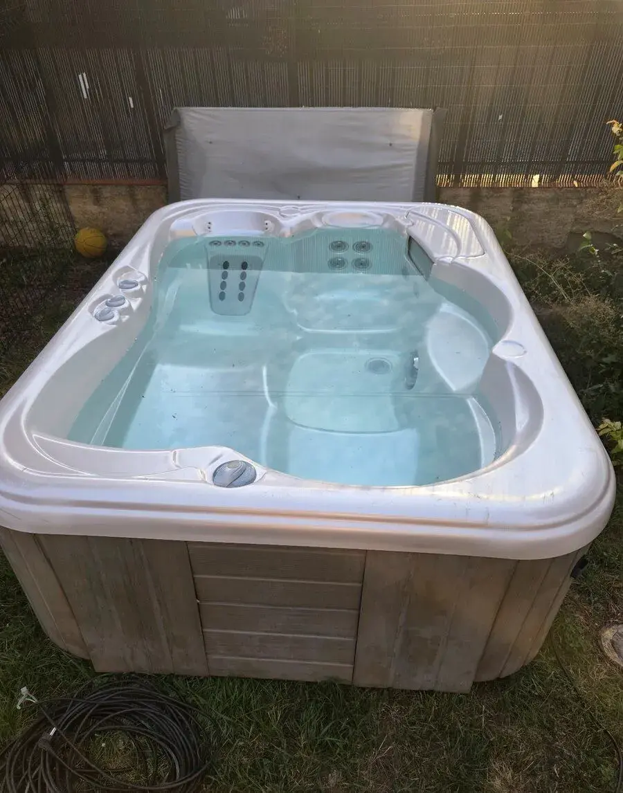 Luxusna virivka jacuzzi