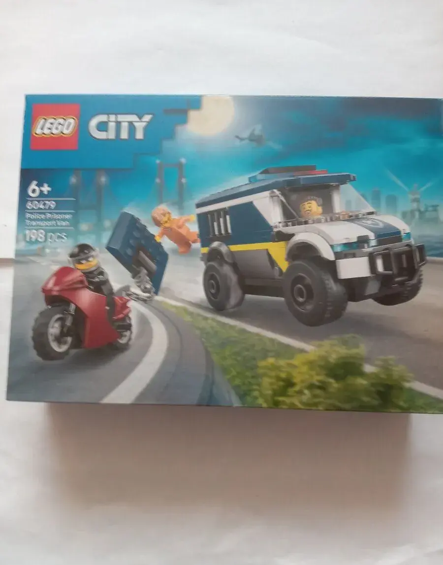 LEGO® City NOVÉ 60479 Policajná dodávka na prevoz väzňov