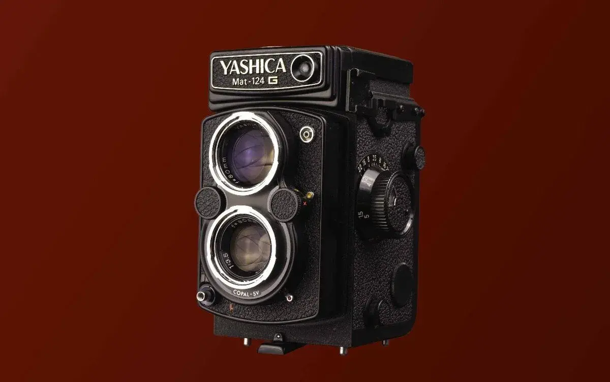 Yashica Mat-124 + Pouzdro top stav