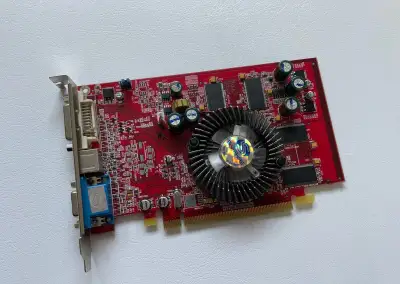 Sapphire ATI Radeon X550 128MB (PCIe) – Top stav